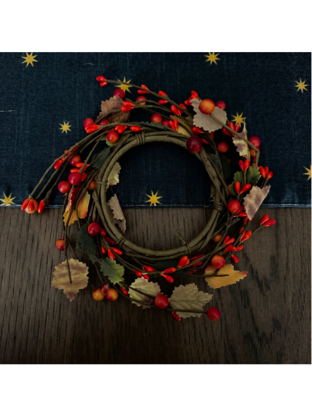 Mini Fall Berry & Leaf Candle Wreath – 4”